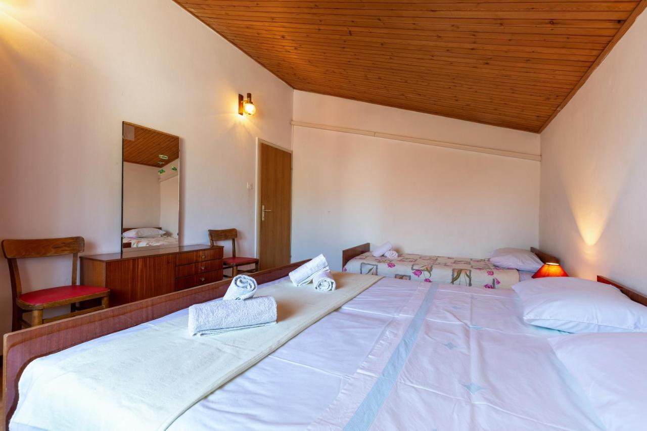 Apartments And Room Pergola Rovinj Exteriör bild