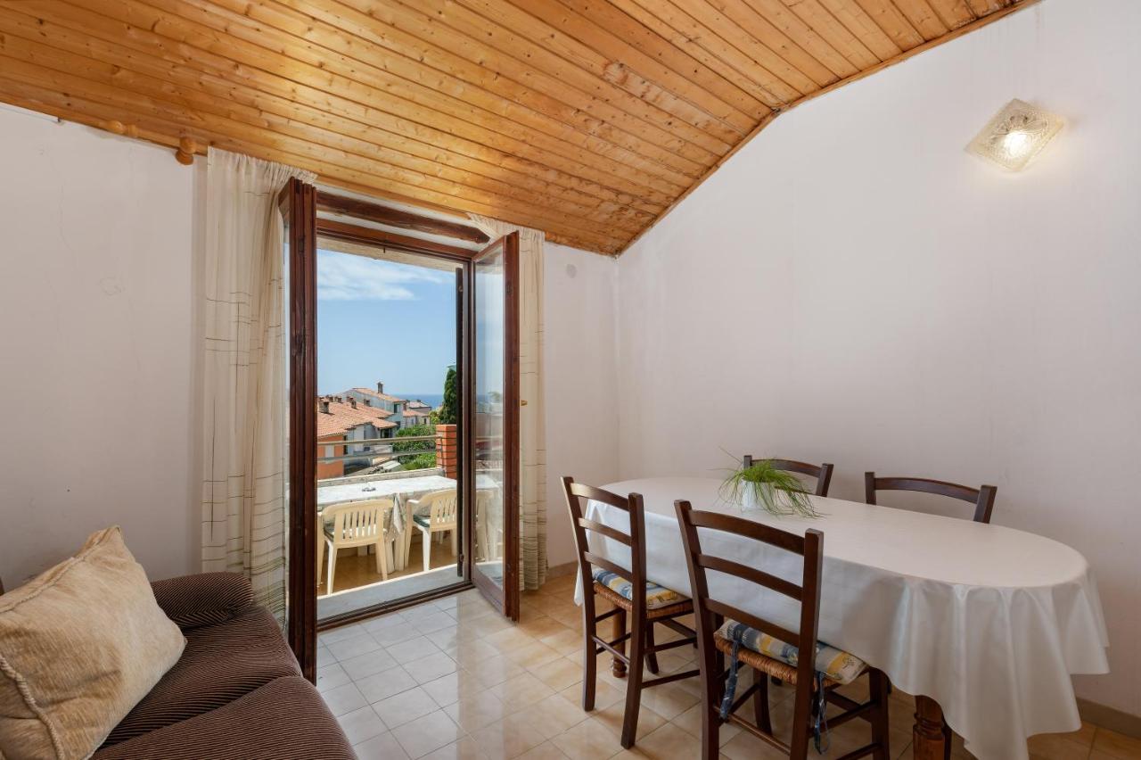 Apartments And Room Pergola Rovinj Exteriör bild