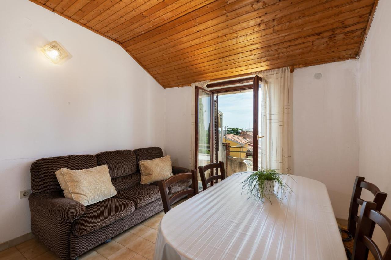 Apartments And Room Pergola Rovinj Exteriör bild
